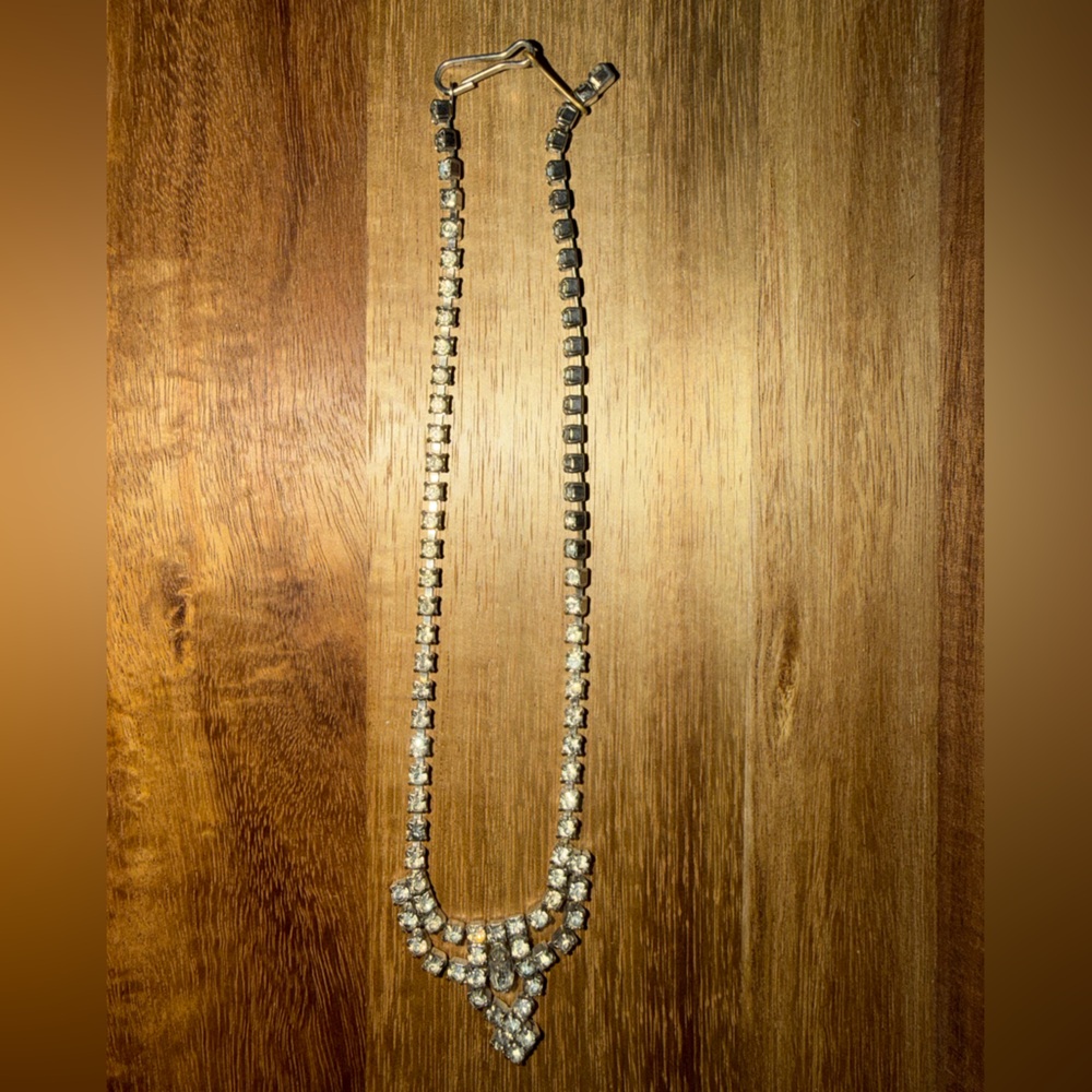 Elegant Silver Necklace with Crystal Accents